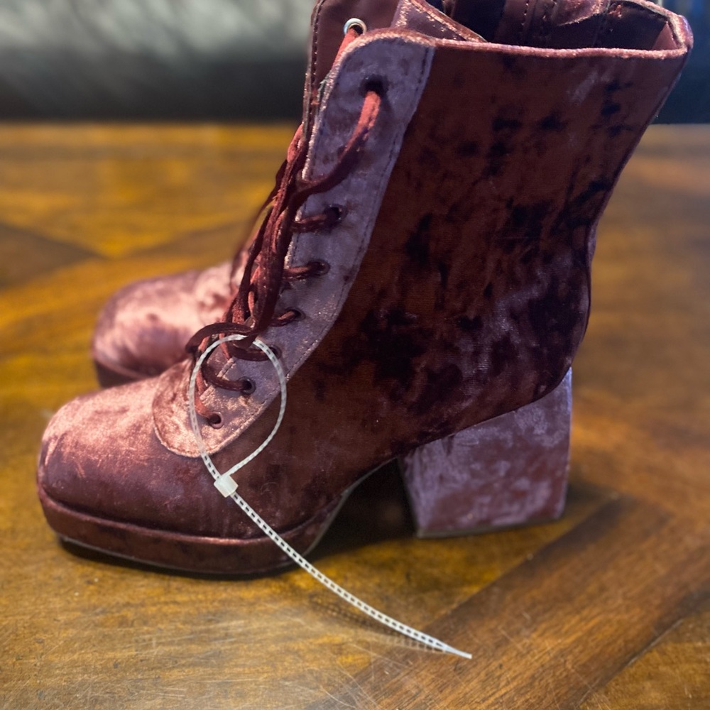 MSRP 169.99 Circus by Sam Edelman Velvet Lace Up Platform Ankle Booties Size 6.5
